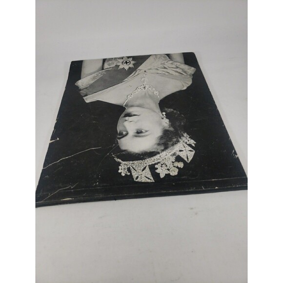 VTG 1950s Tablet Unlined Writing Drawing Paper with Photo of Queen Elizabeth II - Picture 8 of 12